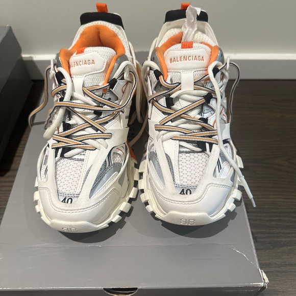 Balenciaga Shoes - Picture 1 of 2
